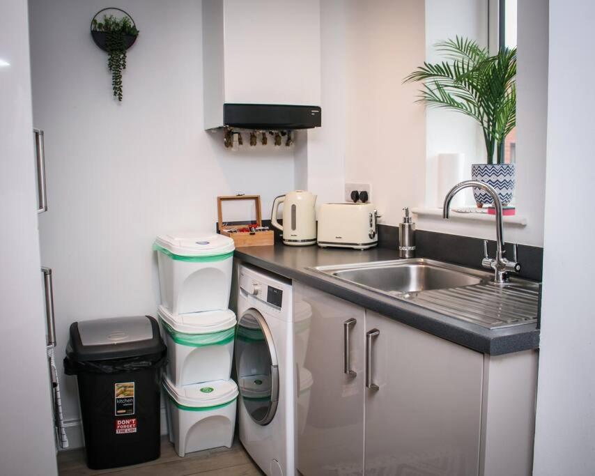 No12-Luxe Living Guest Apartment- 1 Bed-Garden-Private Parking-Wifi-Beach-City Swansea Exterior photo