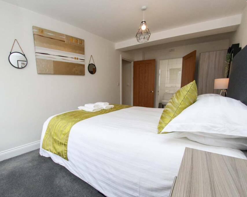 No12-Luxe Living Guest Apartment- 1 Bed-Garden-Private Parking-Wifi-Beach-City Swansea Exterior photo