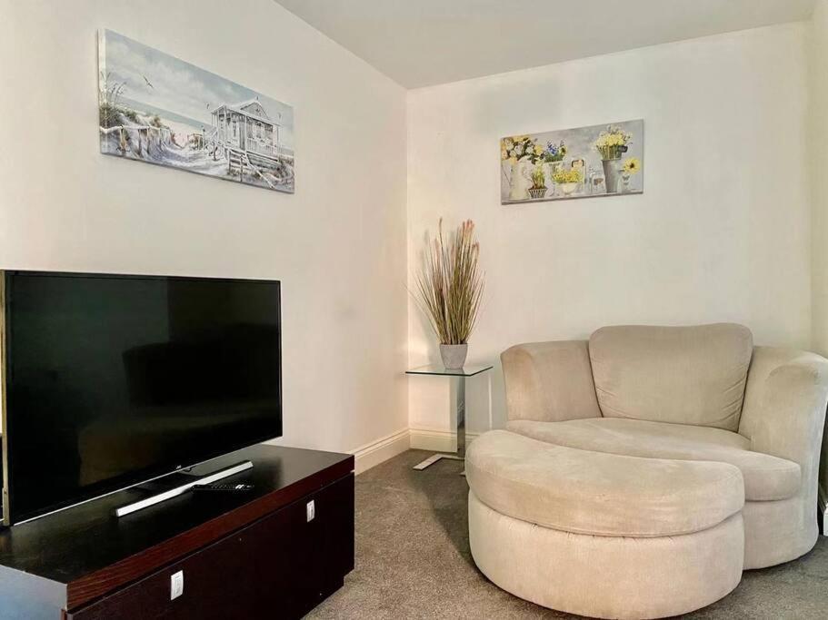 No12-Luxe Living Guest Apartment- 1 Bed-Garden-Private Parking-Wifi-Beach-City Swansea Exterior photo