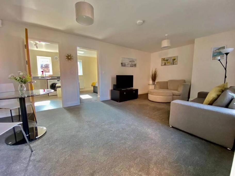 No12-Luxe Living Guest Apartment- 1 Bed-Garden-Private Parking-Wifi-Beach-City Swansea Exterior photo